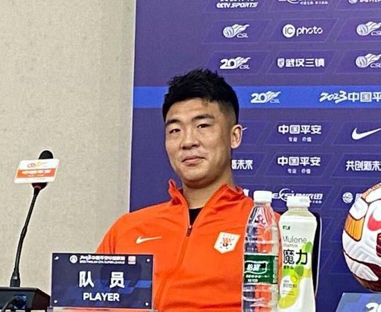 2015年夏天，马夏尔以6000万欧元身价加盟曼联。